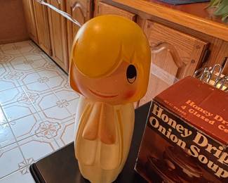 Empire Plastics Corp. Praying Angel Blow Mold Lamp
