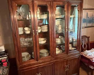 Thomasville Furniture Winston Court Collection China Cabinet
