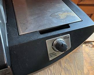 Brinkmann 2600 Gas Grill with Side Burner
