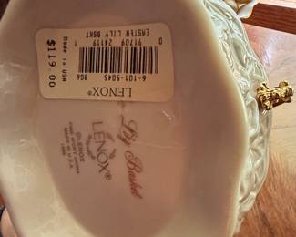 Lenox Lily Basket