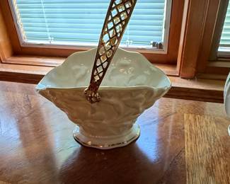 Lenox Lily Basket
