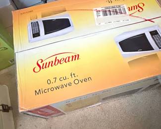 Sunbeam 0.7 cu. ft. Microwave Oven