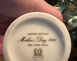 Lenox Mother's Day 1986 Fine Ivory China Vase