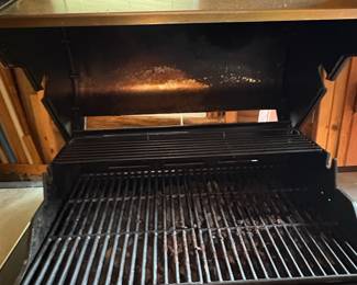 Brinkmann 2600 Gas Grill with Side Burner