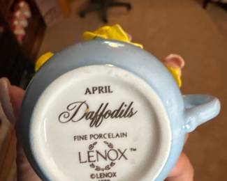 Lenox Daffodil Bouquet Figurine