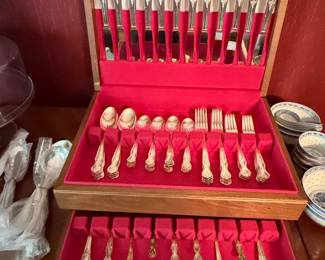Rogers Bros. Silver-Tone Flatware Set in Wooden Chest