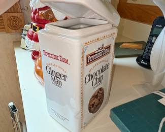 Pepperidge Farm "Old Fashioned Ginger Man Cookies" & "Chocolate Chip Cookies" Milk Carton Cookie Jar