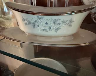 Lenox Windsong Gravy Boat with Attached Underplate