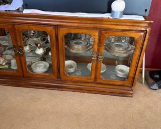 Vintage Thomasville Furniture Serenade Collection Burled Walnut China Cabinet
