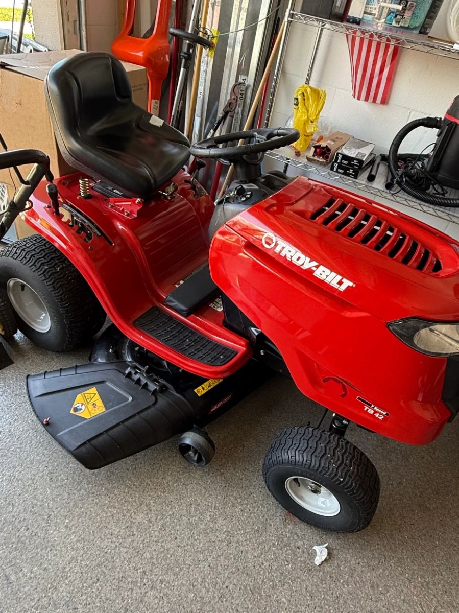 TroyBilt TB Riding Lawn Mower