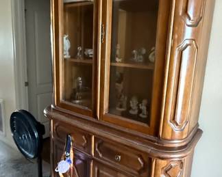 Vintage Ethan Allen China Cabinet