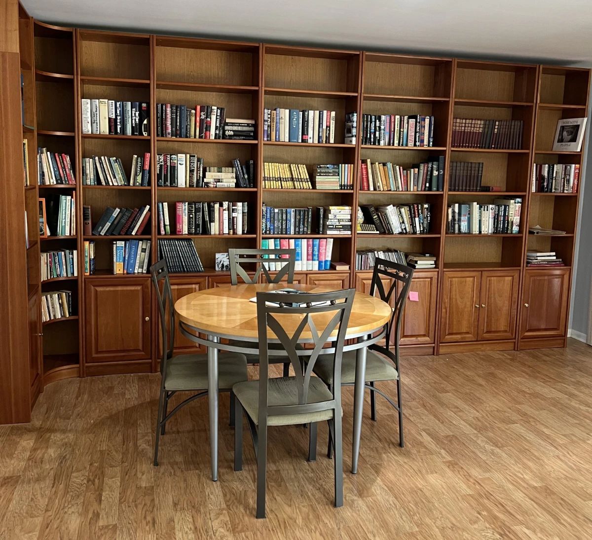 As you can see, there are a good number of books in the sale, as well as the round table and four matching chairs.