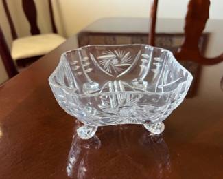 Several pieces of clear cut crystal starburst pineapple pattern