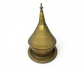 91 LargeEngravedBrassCoveredVesselwTray