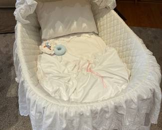 Beautiful vintage bassonet for your little one.