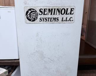  GE. Upright Freezer