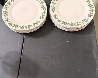 Royal Norfolk Christmas Plates