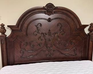 Beautiful King Size Bed and Mattress 