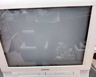 Magnate Built in VCR and DVD Players