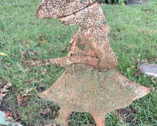 VTG Metal Yard Girl