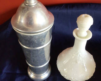 Lot 24: Metal pepper mill and frosted glass decanter with stopper