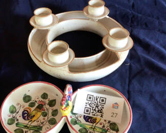 Lot 26: Hand-painted Italian ceramic set: five-cup ring warmer and rooster bowls