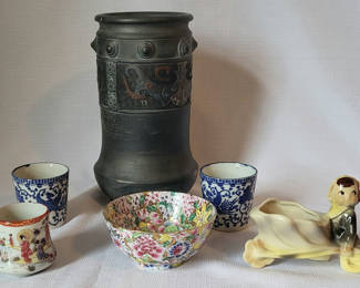 Lot 59: Lot of 6 Vintage Japanese Ceramic Pieces