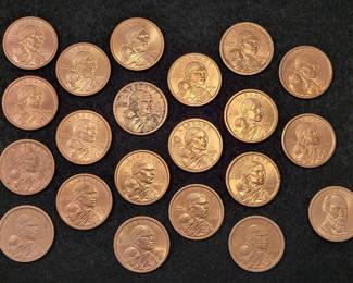 Lot 25: Lot of 20 Sacagawea U.S. Dollar Coins + 1 James Madison U.S. Dollar Coin