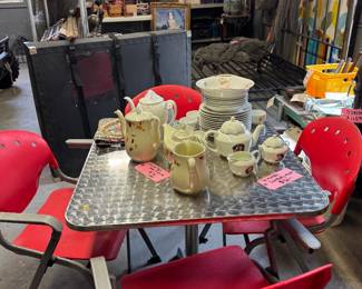 BREAKROOM TABLE & CHAIRS