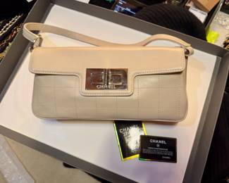 CHANEL PURSE WITH CERTIFICATE