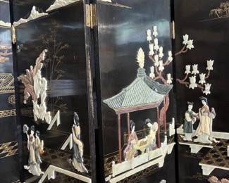 Chinese folding screen with Mother of Pearl