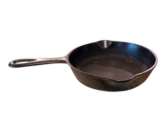 Cast iron skillet