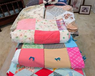 Quilts/Bedding 