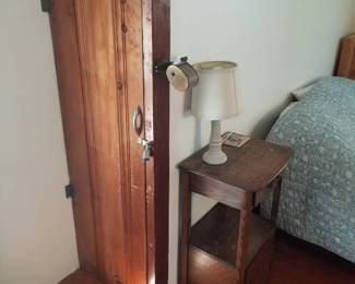 End table; table lamp