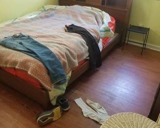 Mid-century modern bedroom suite: double/full bed