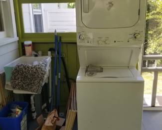 Nwere GE washer/GAS dryer combo 