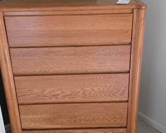 Thomasville Chest of Drawers 