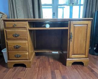 Oak Executive Desk with Hutch and Drawers