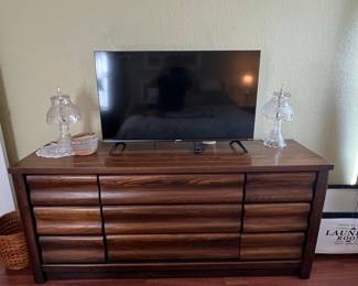Mid-Century Modern Lane "First Edition" Walnut Dresser