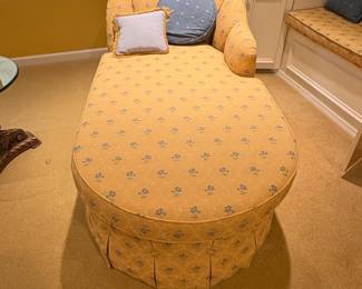 Ethan Allen Floral Upholstered Chaise Lounge
