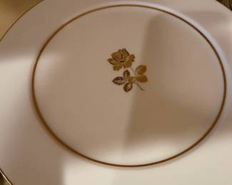 Sango Fine China Gold Rose Dinnerware Set second image