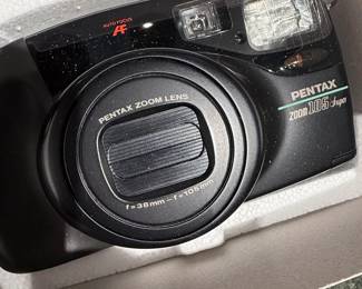 Pentax Zoom Super Quartz Date Camera