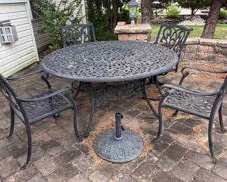 Hanamint Tuscany Cast Aluminum Outdoor Dining Set with Chairs and Umbrella Base