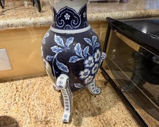 Blue and White Porcelain Vase with Floral Motif and Tripod Legs