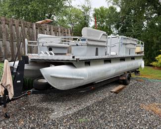 Pontoon Boat with Mercury outboard and trailer $6,000 or Best offer