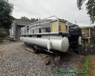 Pontoon Boat with Mercury outboard and trailer $6,000 or Best offer