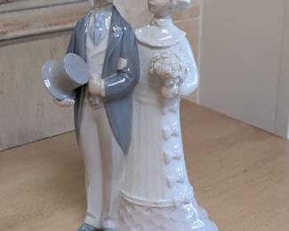 Lladro Wedding Couple Figurine #4808 "Boda de Antaño"