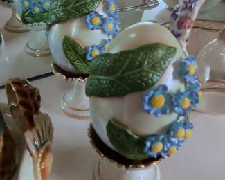 Enesco Porcelain Egg with Forget-Me-Nots