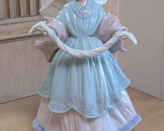 Lladro 'Joyful Offering' Angel Figurine