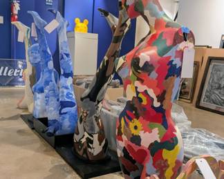 Hundreds of art pieces available!